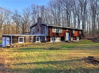 118 Fans Rock Rd, Hamden, CT 06518