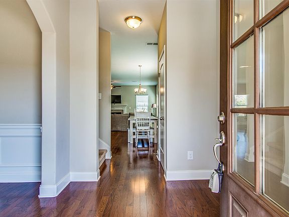 3rd image of 2174 Chaucer Park Ln
