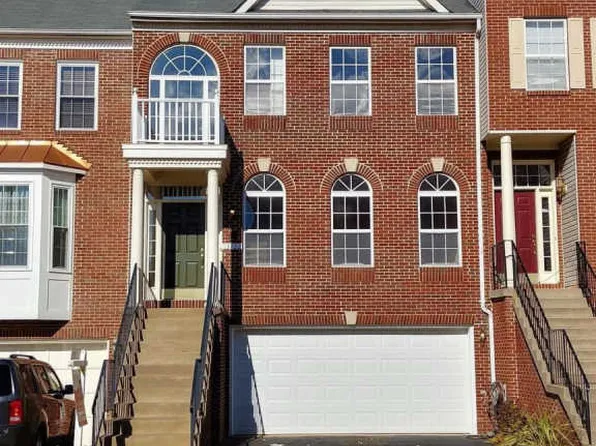 13122 Forest Mist Ln, Fairfax, VA 22033