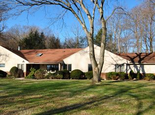 6 Split Rock Dr, Great Neck, NY 11024