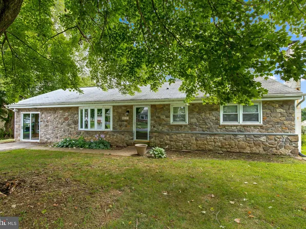 11 Thomas Ave, Lancaster, PA 17603