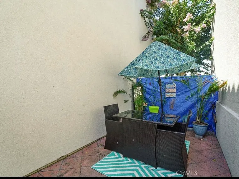 120 Gabriel Garcia Marquez St — Photo 5