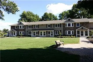 Fairfield Courtyard At Middle Island — Photo 13