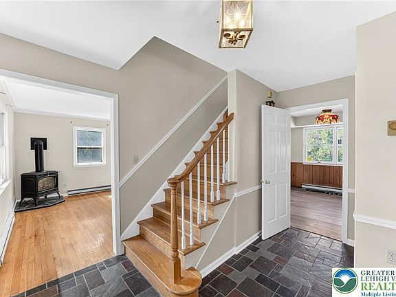 4th image of 1460 Springhouse Rd S