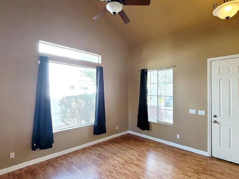 6252 Huntington Ridge Ave — Photo 3