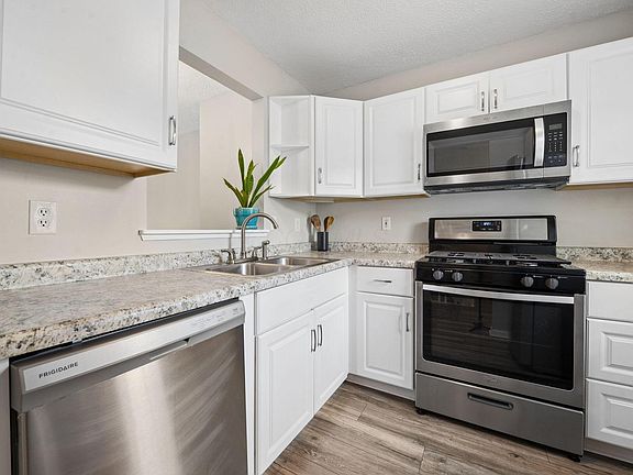4th image of 5632 Barney Ln #42C