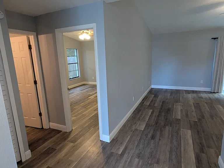 492 Wild Fox Dr — Photo 3