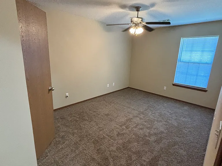 1202 SW Quartz Rd — Photo 5