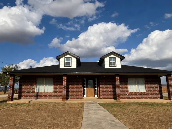 513 State Highway 123, Stockdale, TX 78160