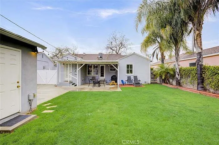 6542 Balcom Ave — Photo 21