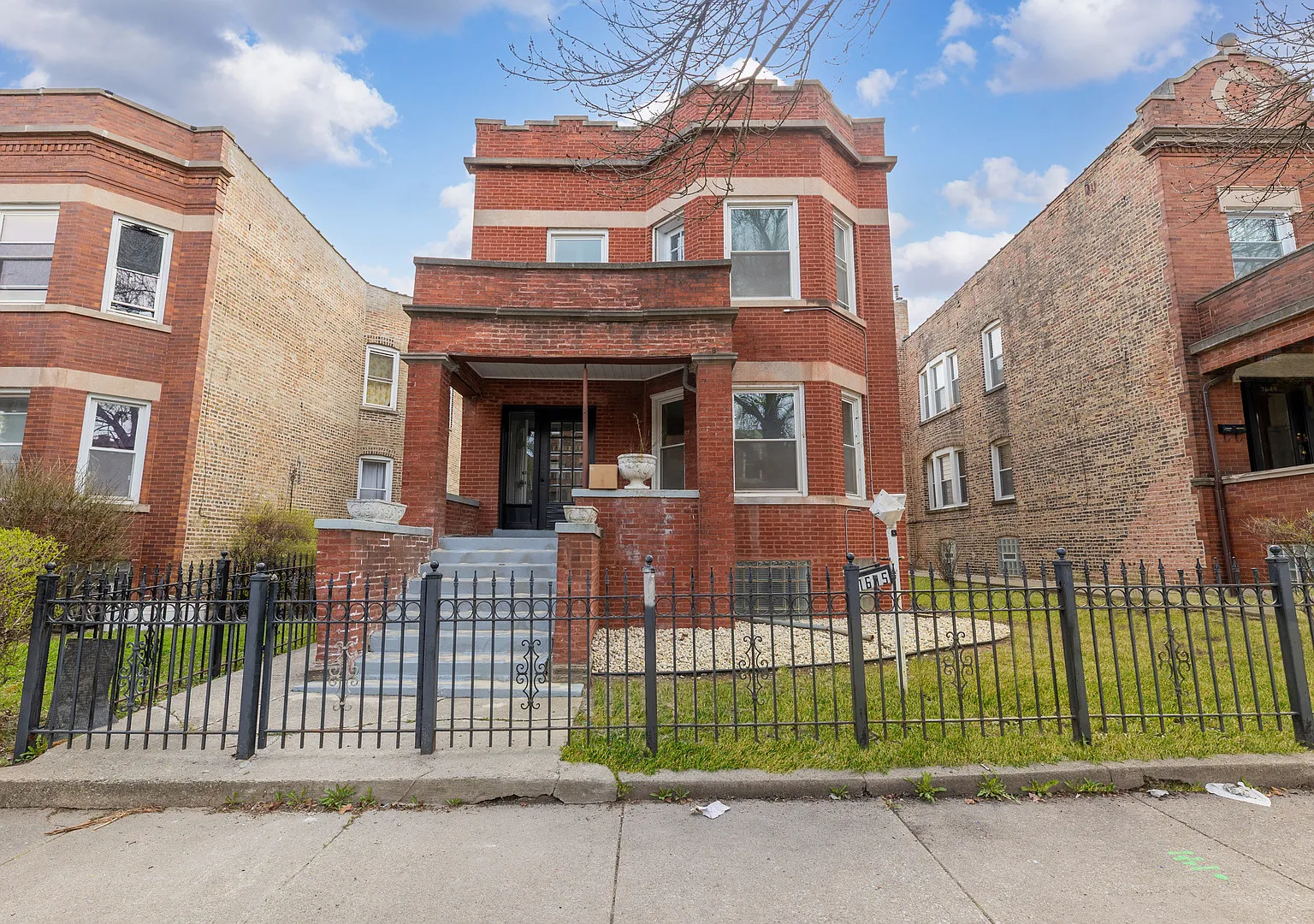 2 bed, 1242 sqft, $1,725 — Photo 1