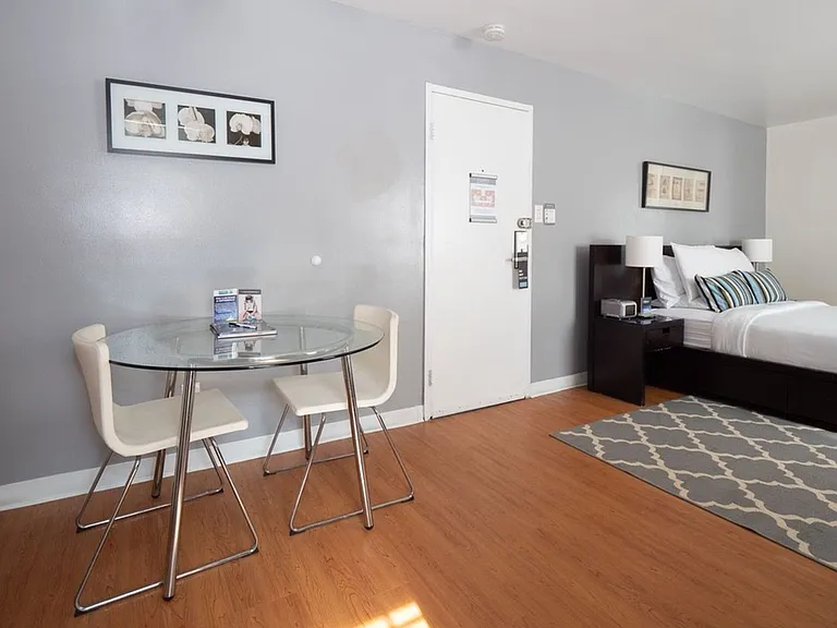 5426 Fifth Avenue — Photo 7