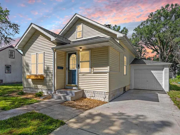 3921 Xenia Ave N, Robbinsdale, MN 55422