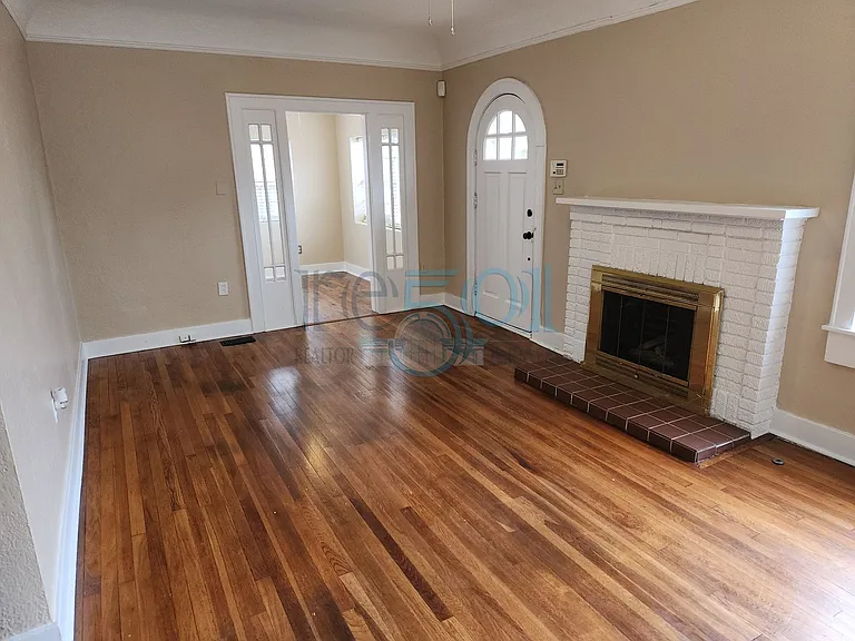 119 N Monroe St — Photo 4