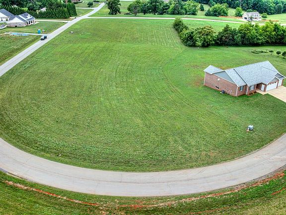 3rd image of 33 Nyle Ridge Rd