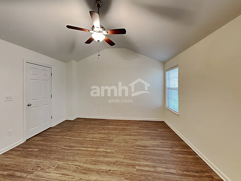 105 Hidden Creek Dr — Photo 10