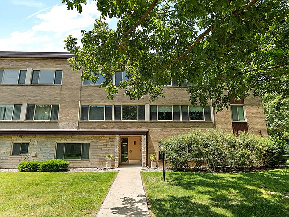 2nd image of 2620 Central Dr APT 2S