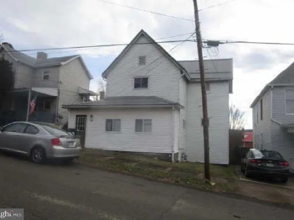71 Nutt Ave, Uniontown, PA 15401