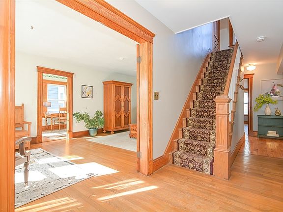 2nd image of 76 Margin St
