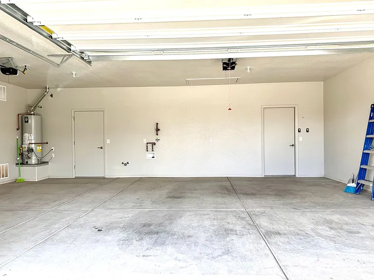 1169 Barnes Dr — Photo 40