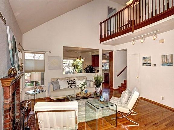 3rd image of 1281 Foxwood Dr