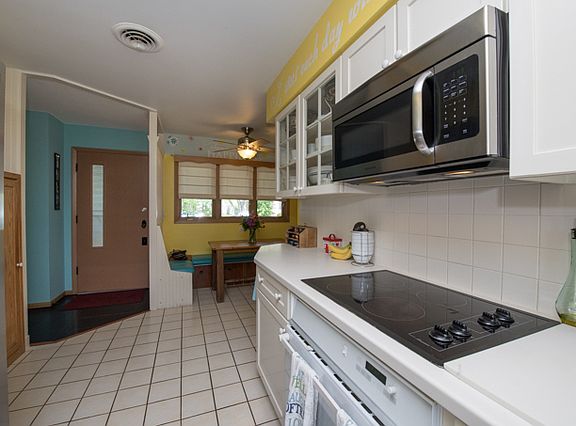 4th image of 2120 N Poplar St