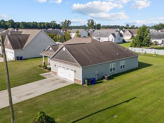 3rd image of 2846 Verbena Way