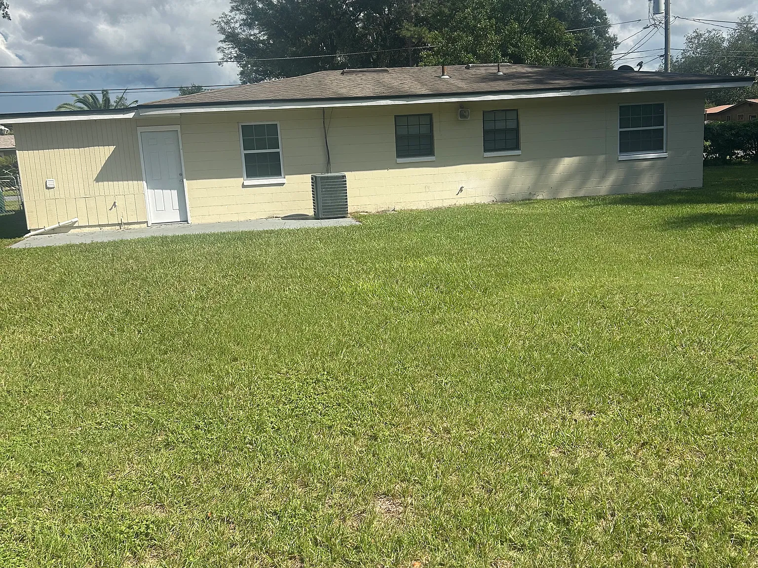 4 bed, 1.5 bath, 1186 sqft, $1,850 — Photo 2