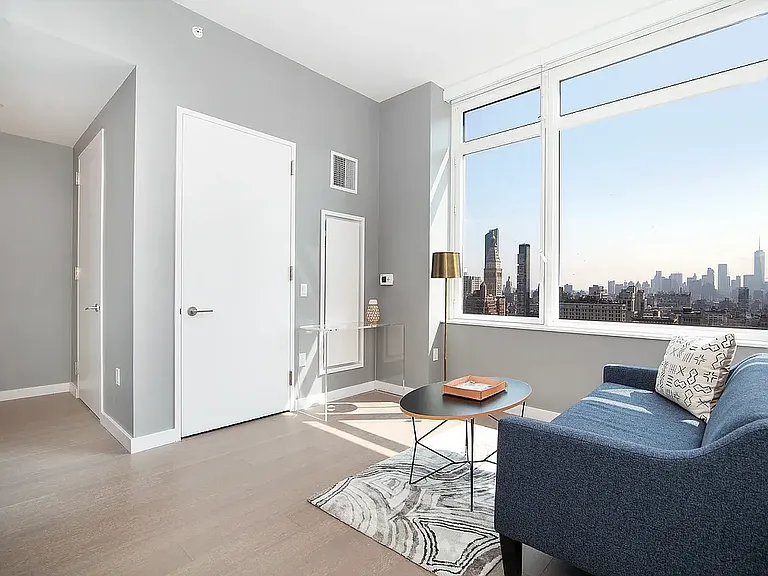 42 W 33rd St #33F — Photo 2