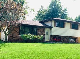 1310 Devonshire Dr, Joliet, IL 60435