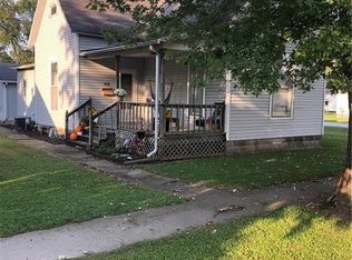 106 E Van Buren Ave, Casey, IL 62420