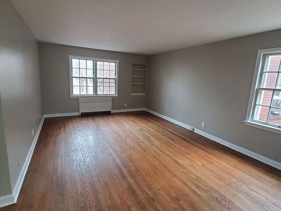 3rd image of 512-524 E Henry Clay St #512-2