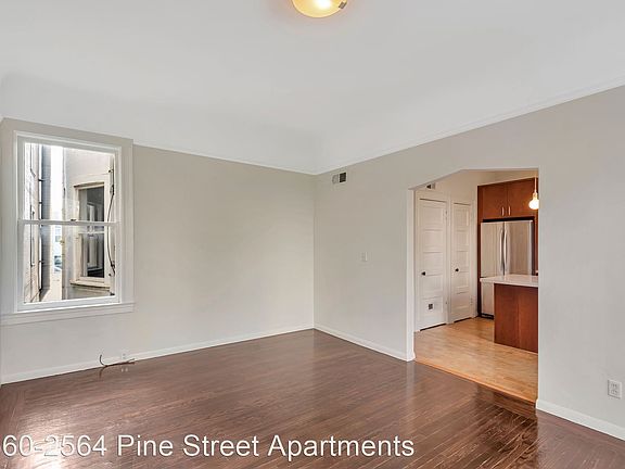 4th image of 2562 Pine St #2562