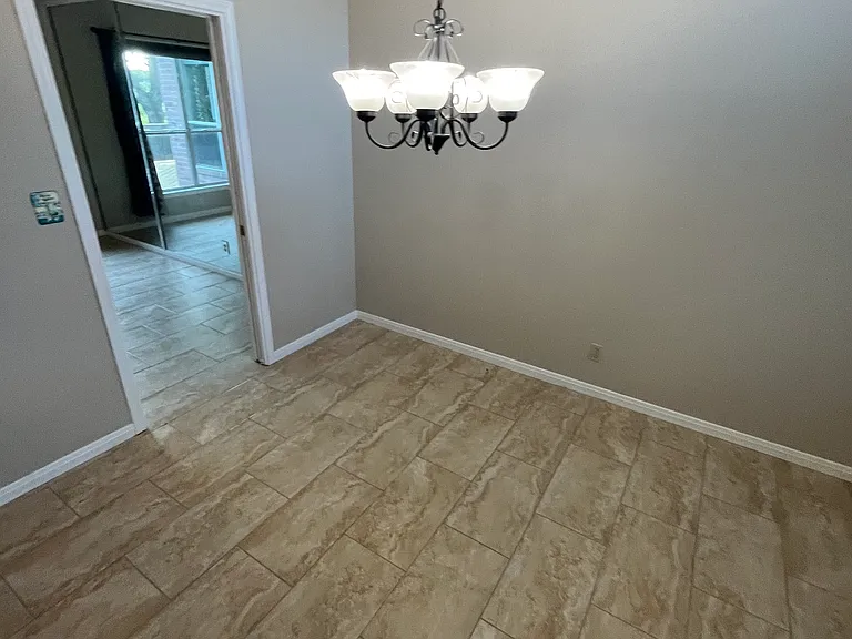 6303 Santee — Photo 9
