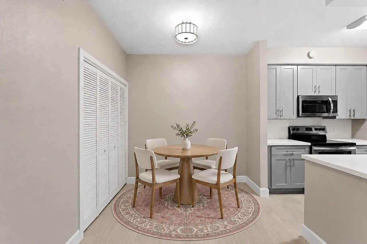 2 bed, 2.0 bath, 1028 sqft, $1,600 — Photo 3