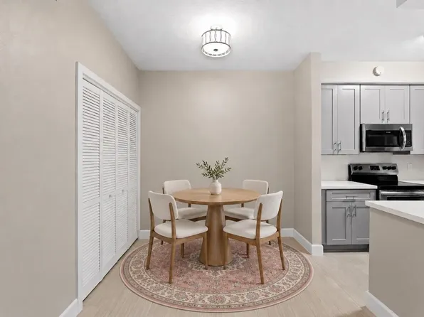 2300 Augusta Dr, Houston, TX