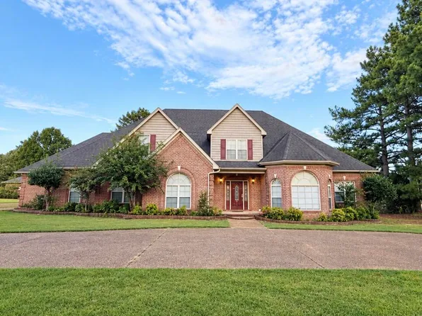 123 Tall Oaks Dr, Senatobia, MS 38668