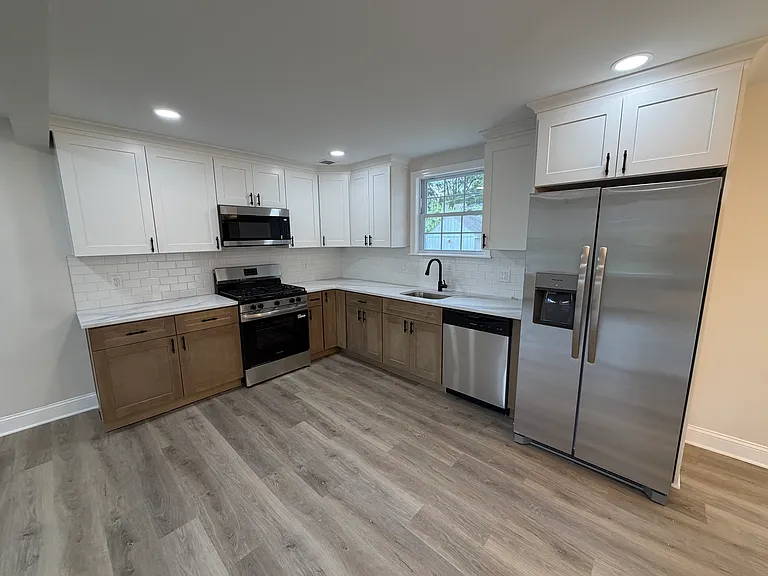 413 Evans Ave — Photo 8