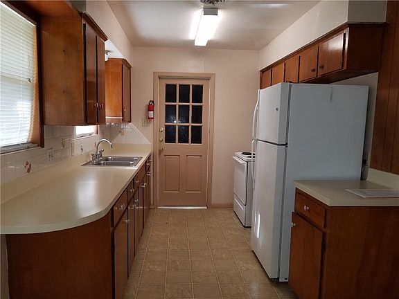3rd image of 5705 Bonner Dr