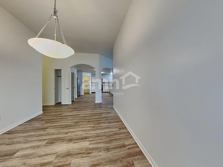 2518 Halstead Dr — Photo 6