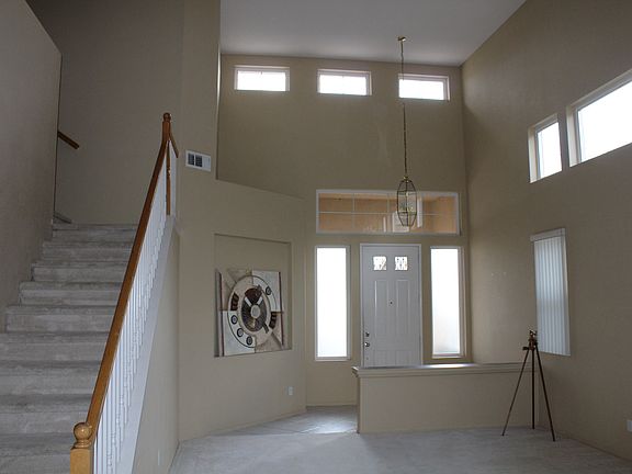 2nd image of 7 Villa Milano