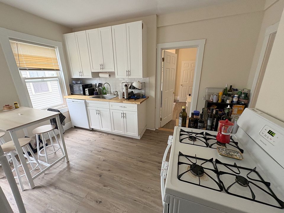 1st image of 280 Washington St #2