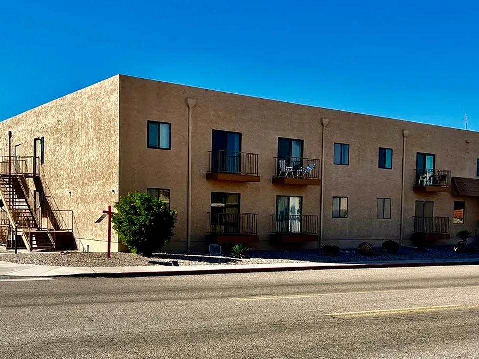 2094 Mesquite Ave #203
