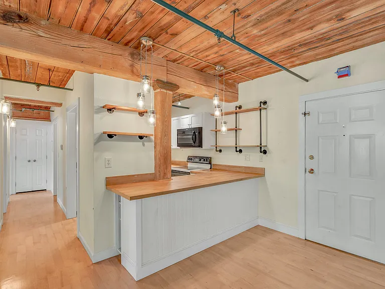 14 Sanford St #7 — Photo 9