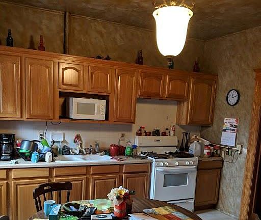 3rd image of 301 Griffiths St #3