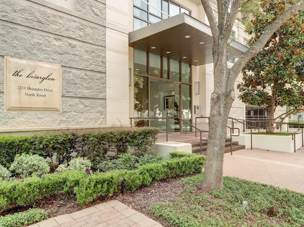 2211 Briarglen Dr APT 604, Houston, TX 77027