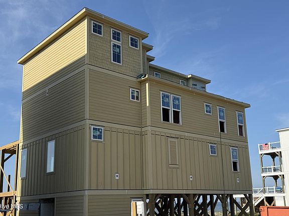 3rd image of 4215 W Beach Drive