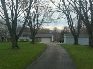 1320 N Brookview Farm Ln, Metamora, IL 61548