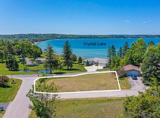 759 Holiday Ct, Beulah, MI 49617