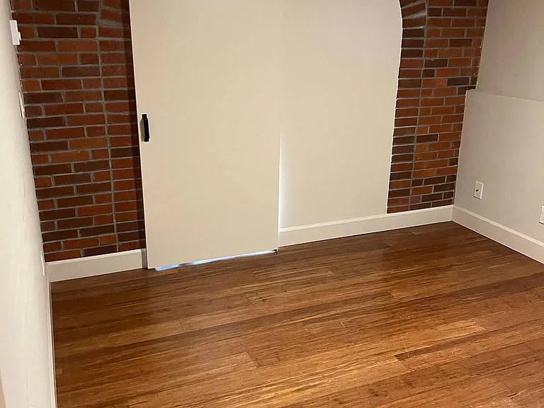 2332 Minor Ave E #8 — Photo 16